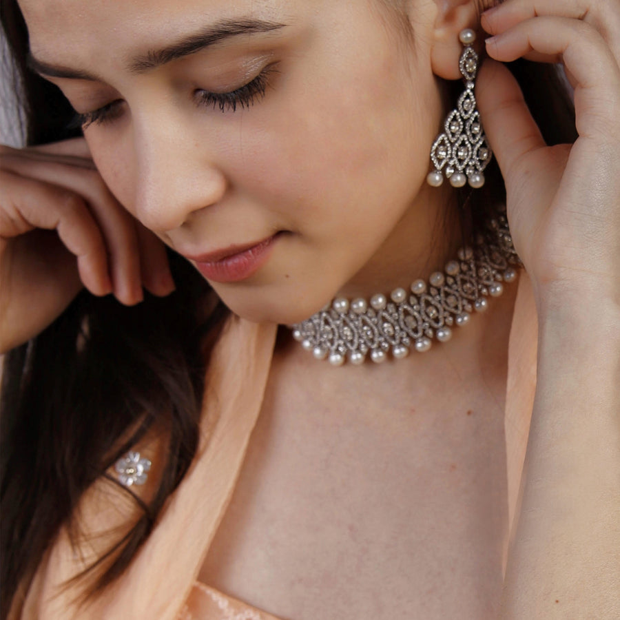 Flare Pearl Oval Diamond Choker